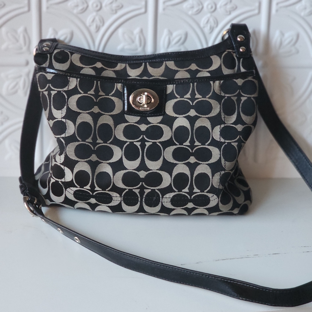 Coach Authentic Signature Black & Tan Handbag - Picture 9 of 9